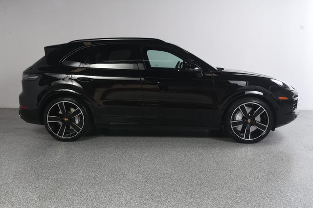 2023 Porsche Cayenne Turbo - 23101444 - 3