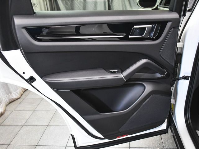2023 Porsche Cayenne Coupe Base - 23072470 - 11