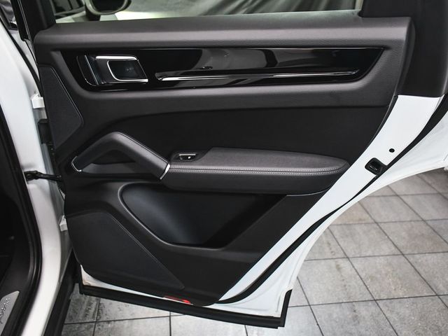 2023 Porsche Cayenne Coupe Base - 23072470 - 13