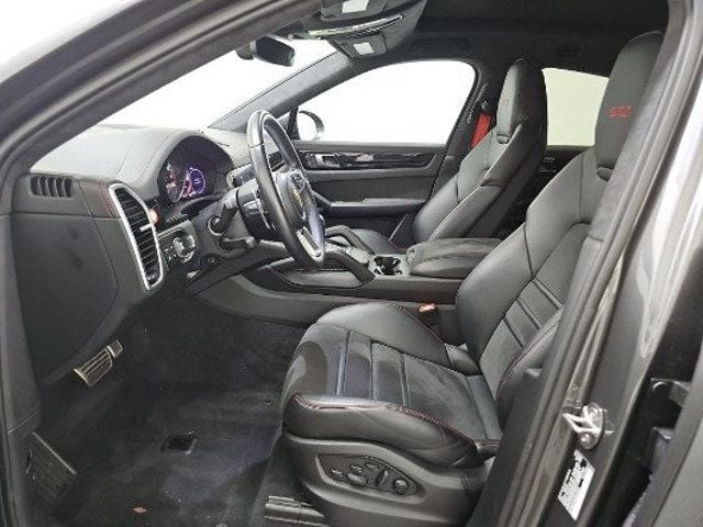 2023 Porsche Cayenne Coupe GTS photo 3
