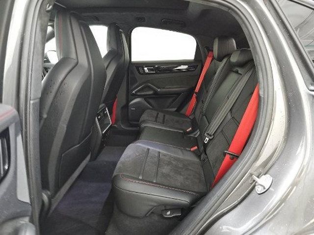 2023 Porsche Cayenne Coupe GTS photo 4