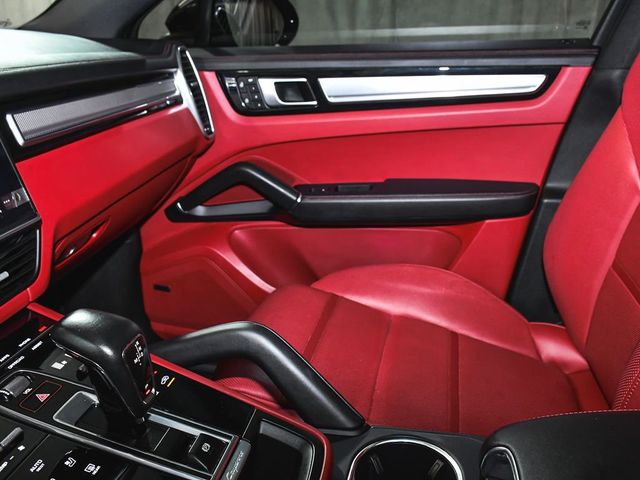 2023 Porsche Cayenne Coupe Platinum Edition - 23041614 - 44