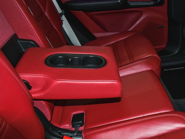 2023 Porsche Cayenne Coupe Platinum Edition - 23041614 - 51
