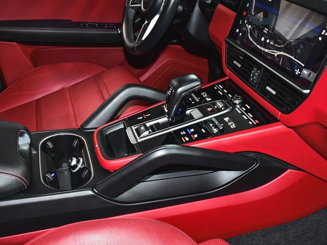 2023 Porsche Cayenne Coupe Platinum Edition - 23041614 - 58