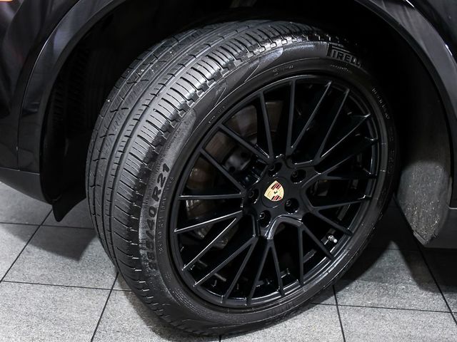 2023 Porsche Cayenne Coupe Platinum Edition - 23041614 - 6