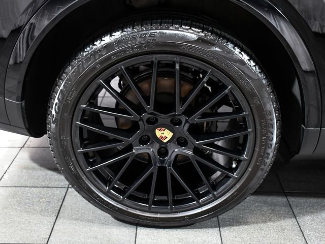 2023 Porsche Cayenne Coupe Platinum Edition - 23041614 - 7