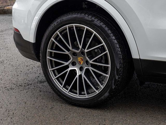 2023 Porsche Cayenne Coupe Platinum Edition - 23078021 - 9