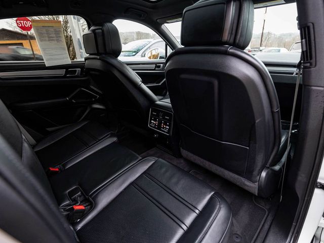 2023 Porsche Cayenne Coupe Platinum Edition - 23078021 - 32