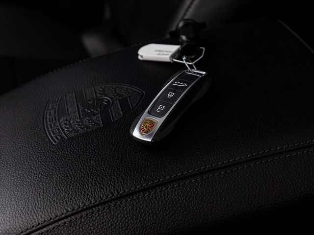 2023 Porsche Cayenne Coupe Platinum Edition - 23078021 - 38