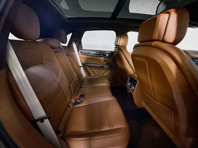 2023 Porsche Cayenne E-Hybrid Platinum Edition - 23075648 - 18