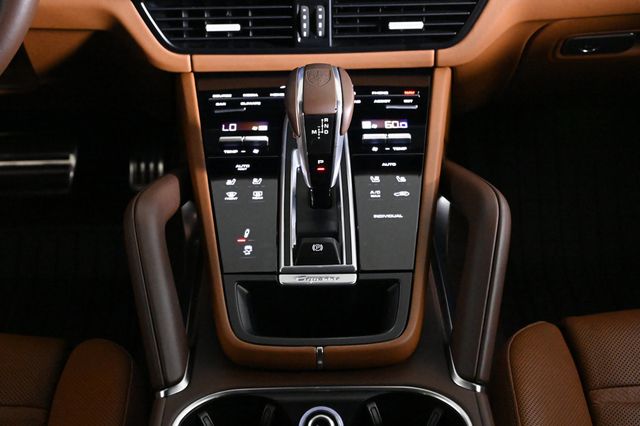 2023 Porsche Cayenne E-Hybrid Coupe Turbo S - 22922694 - 15