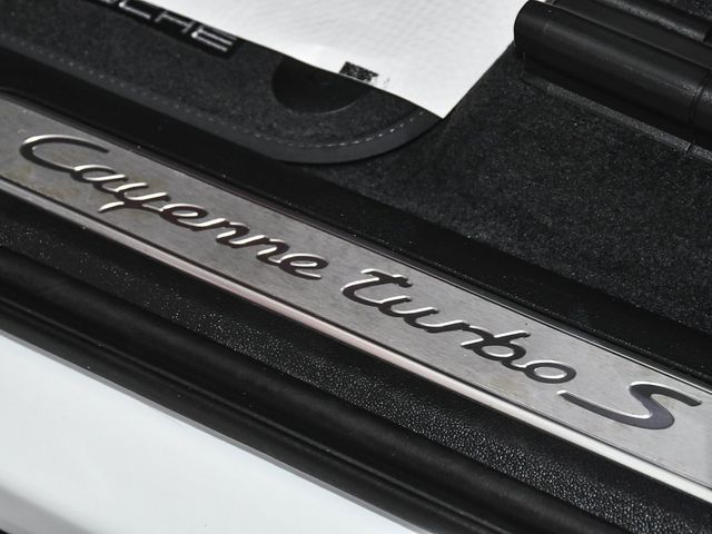 2023 Porsche Cayenne E-Hybrid Coupe Turbo S - 22962327 - 11