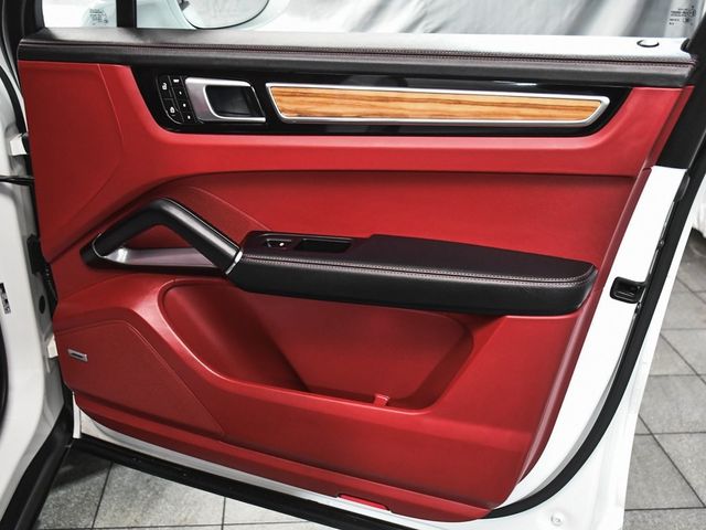 2023 Porsche Cayenne E-Hybrid Coupe Turbo S - 22962327 - 18