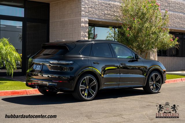 2023 Porsche Cayenne Turbo  - 23042558 - 7