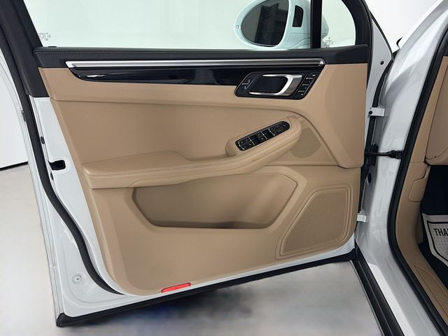 2023 Porsche Macan   - 23038916 - 11
