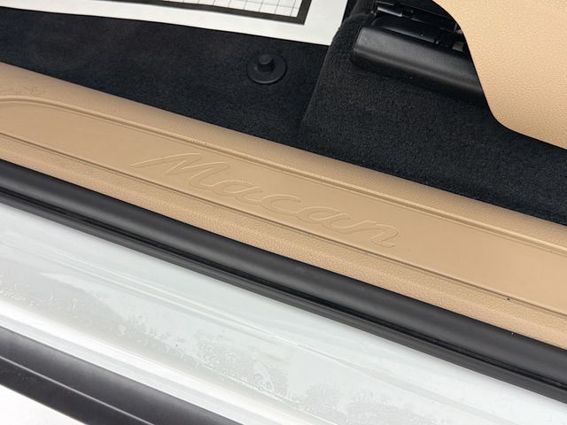 2023 Porsche Macan   - 23038916 - 12