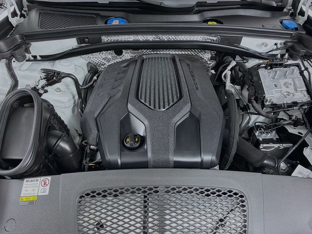 2023 Porsche Macan   - 23038916 - 30