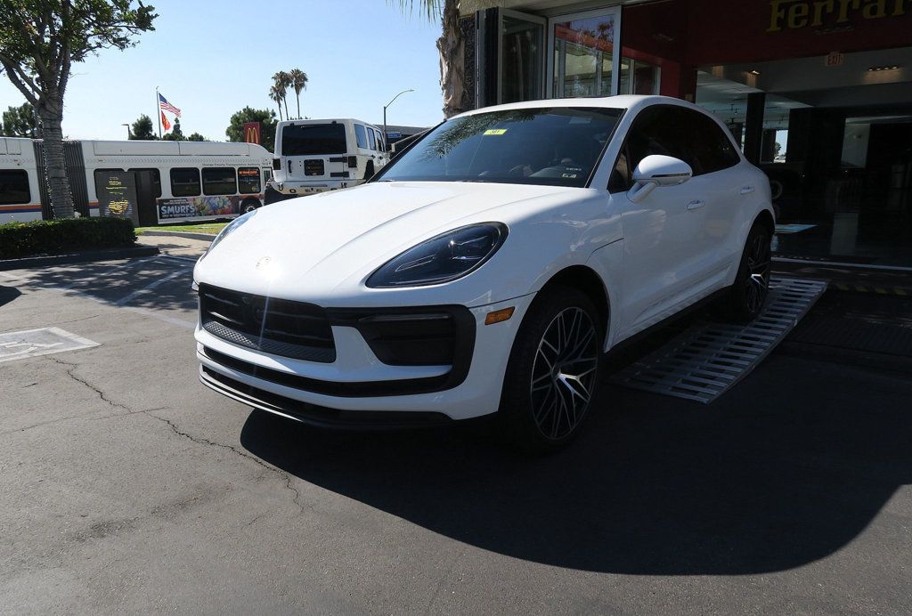2023 Porsche Macan T photo 2