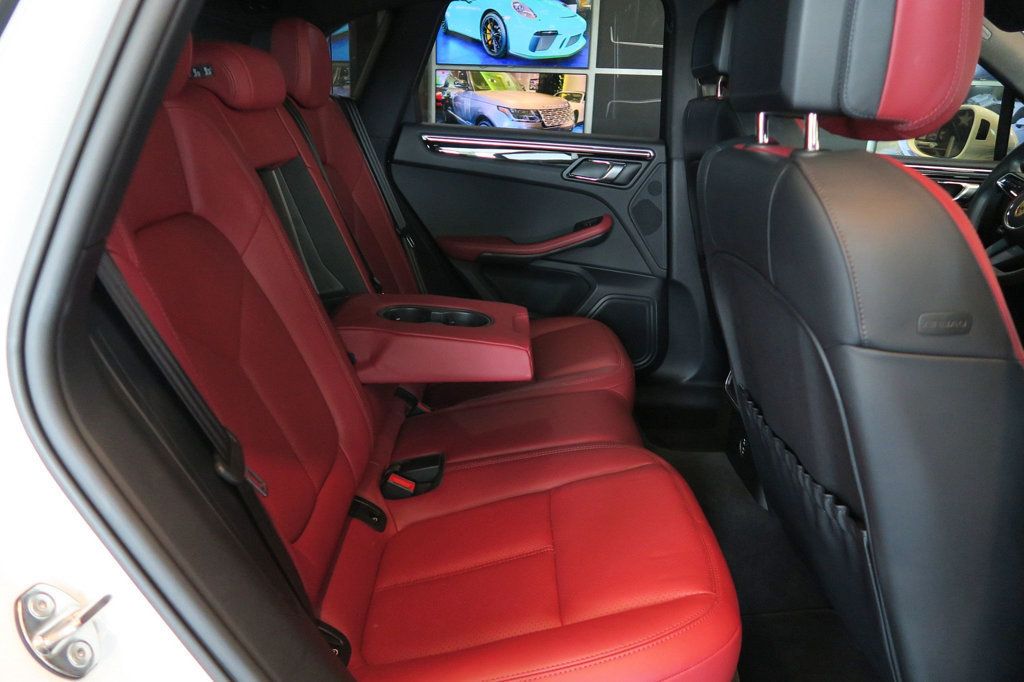 2023 Porsche Macan T photo 36