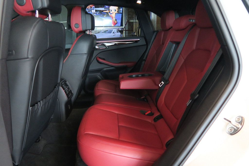 2023 Porsche Macan T photo 37