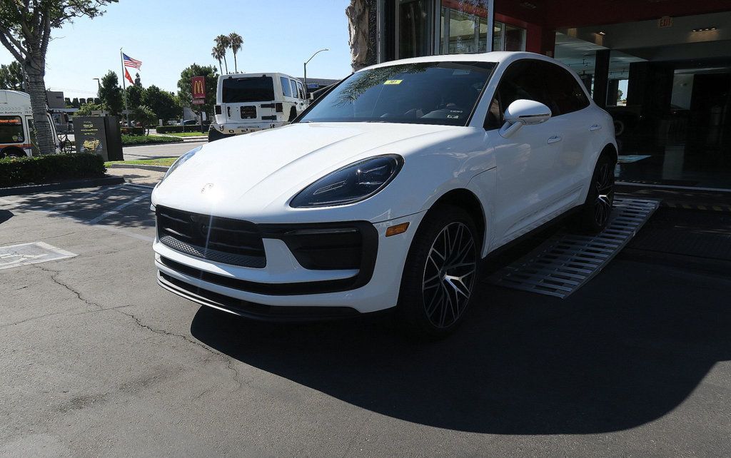 2023 Porsche Macan T photo 44