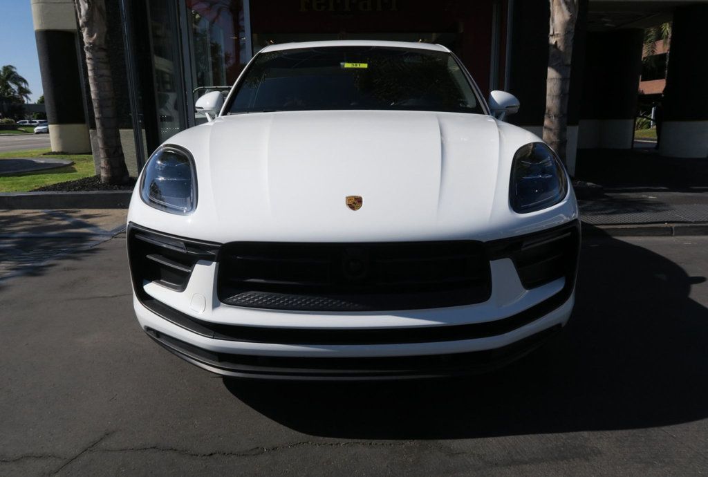 2023 Porsche Macan T photo 45