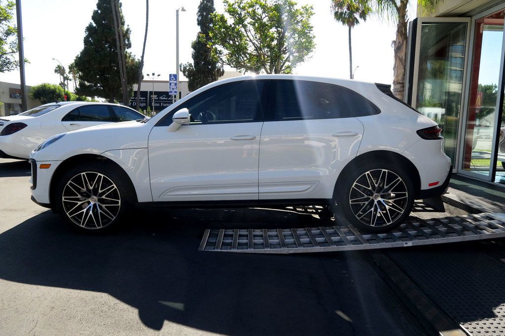 2023 Porsche Macan T photo 6