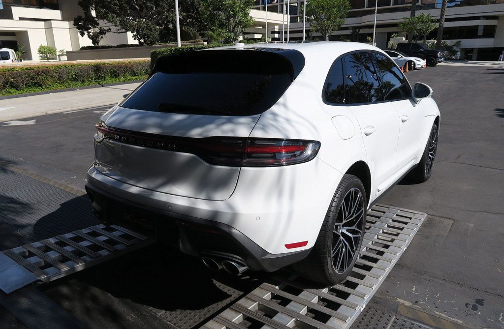 2023 Porsche Macan T photo 9