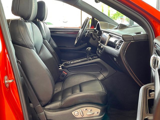2023 Porsche Macan Base - 23034221 - 23