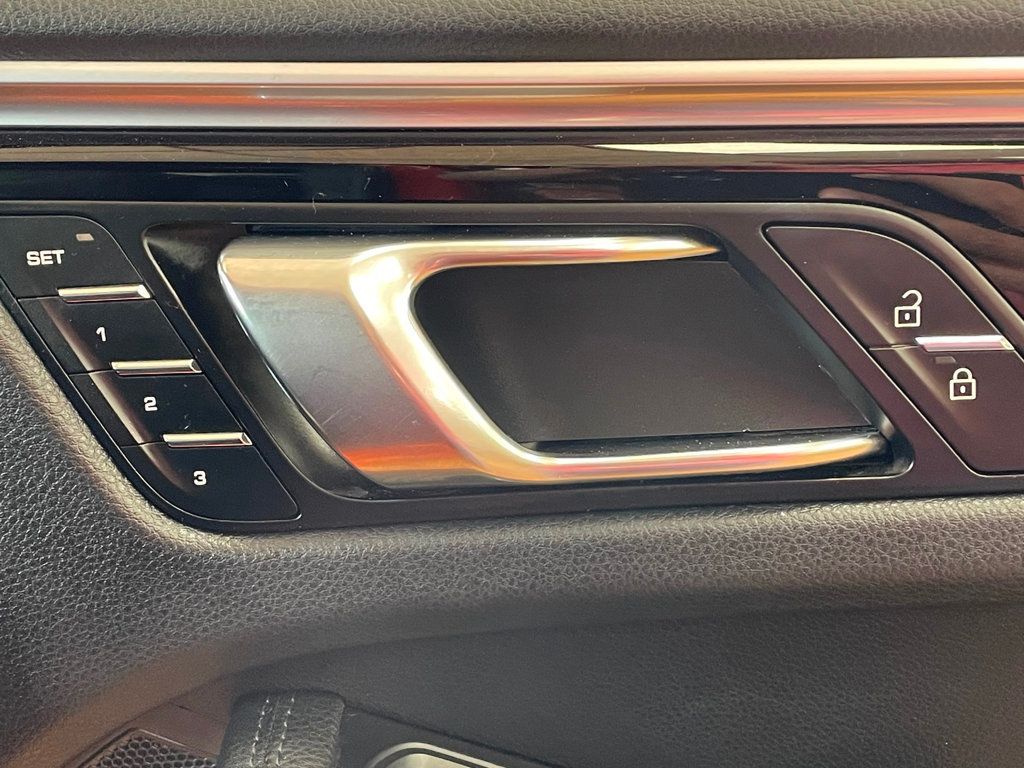 2023 Porsche Macan Base - 23034221 - 25