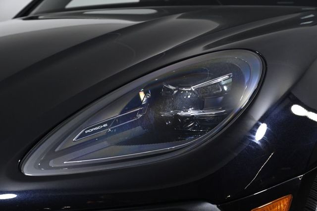 2023 Porsche Macan Base - 23021069 - 25