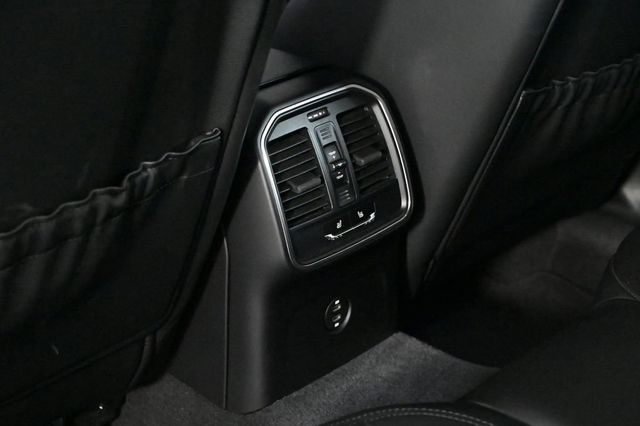 2023 Porsche Macan Base - 23023052 - 19