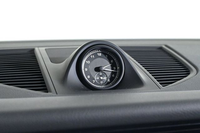 2023 Porsche Macan Base - 23023052 - 22