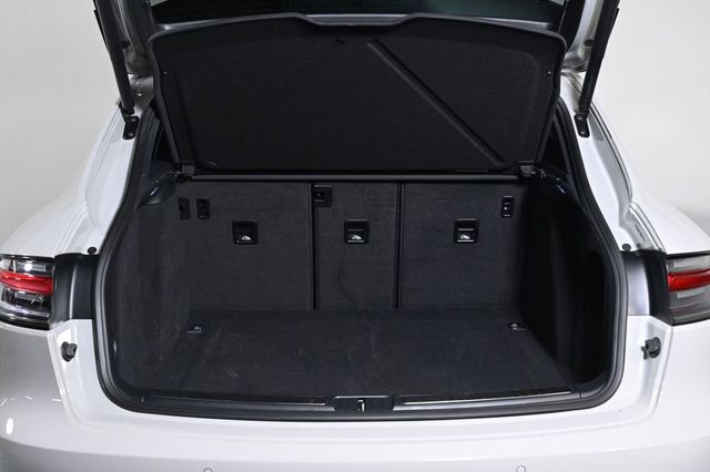 2023 Porsche Macan Base - 23023052 - 26
