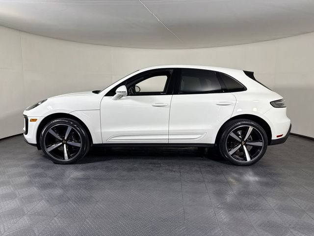 2023 Porsche Macan Base - 23051726 - 1