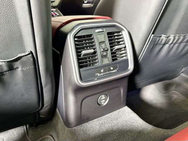 2023 Porsche Macan Base - 23055740 - 19
