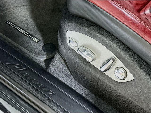 2023 Porsche Macan Base - 23071954 - 23