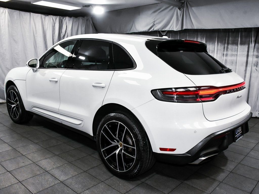 2023 Porsche Macan Base photo 4
