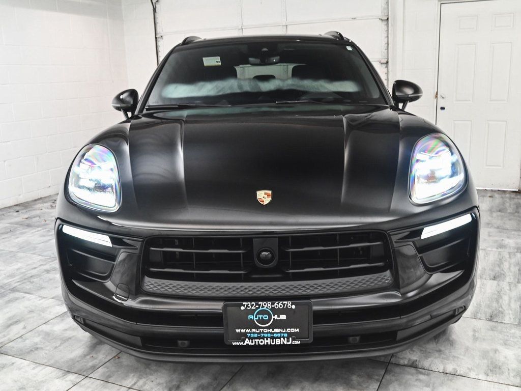 2023 Porsche Macan Base photo 2