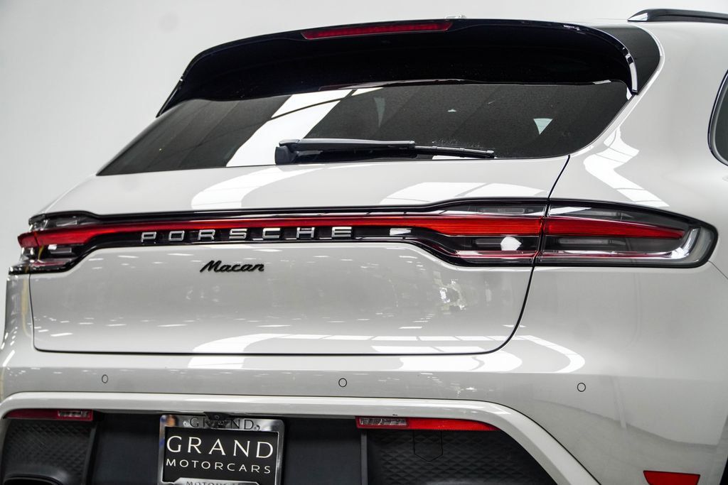 Porsche Macan photo 16