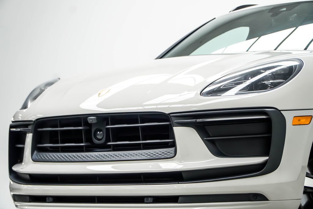 Porsche Macan photo 2