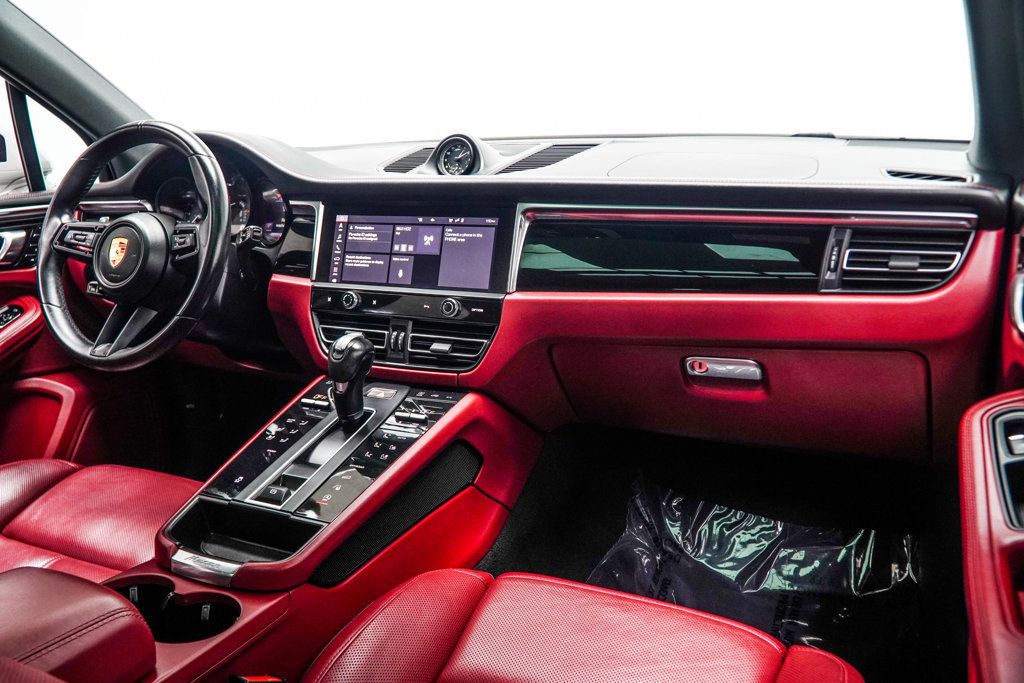 Porsche Macan photo 21
