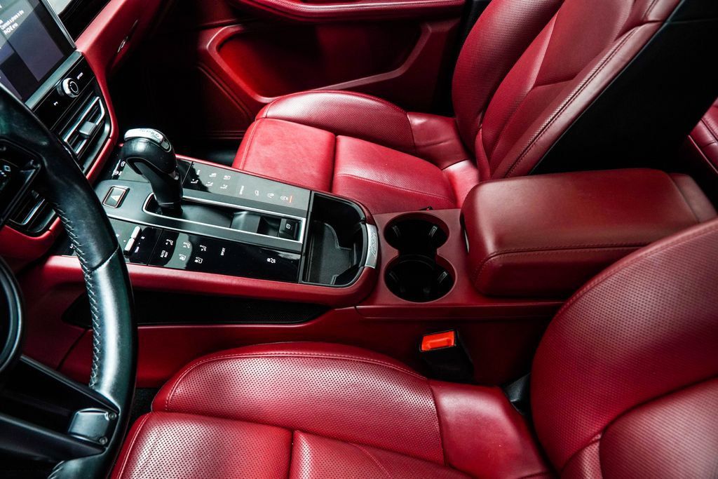 Porsche Macan photo 22