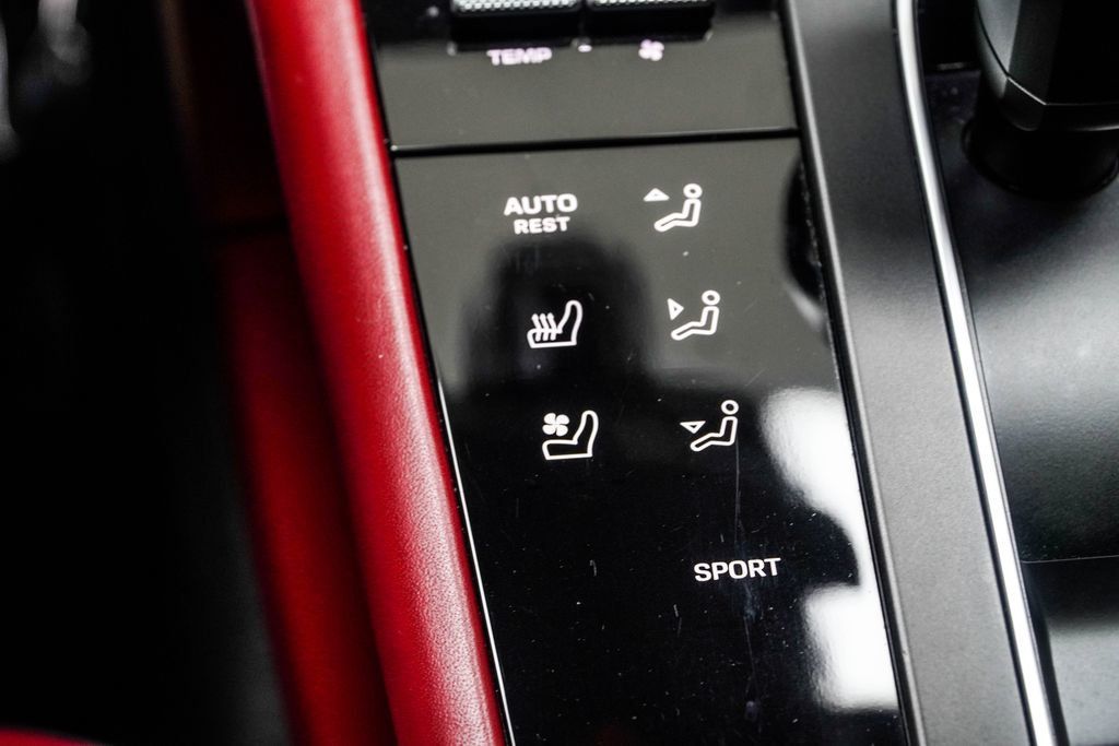 Porsche Macan photo 24