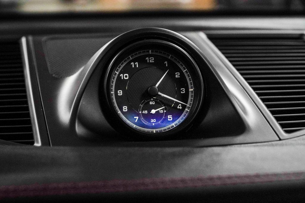 Porsche Macan photo 33