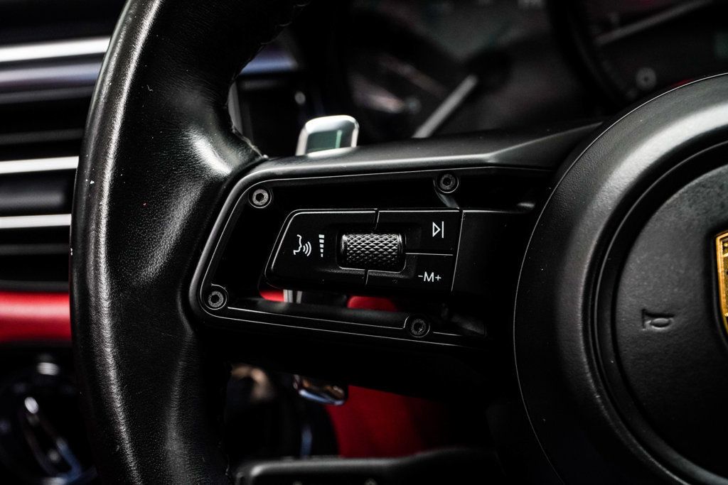 Porsche Macan photo 35