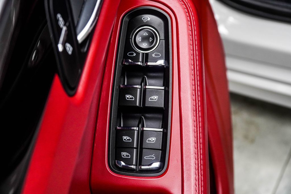 Porsche Macan photo 44