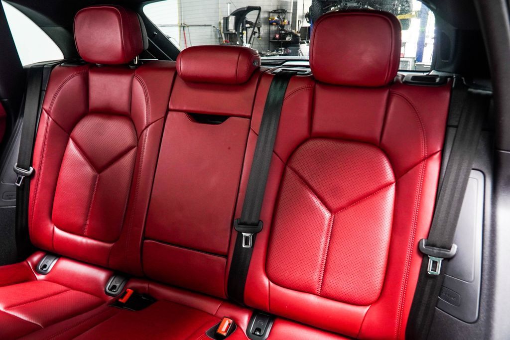 Porsche Macan photo 48
