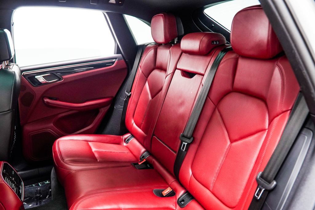 Porsche Macan photo 49