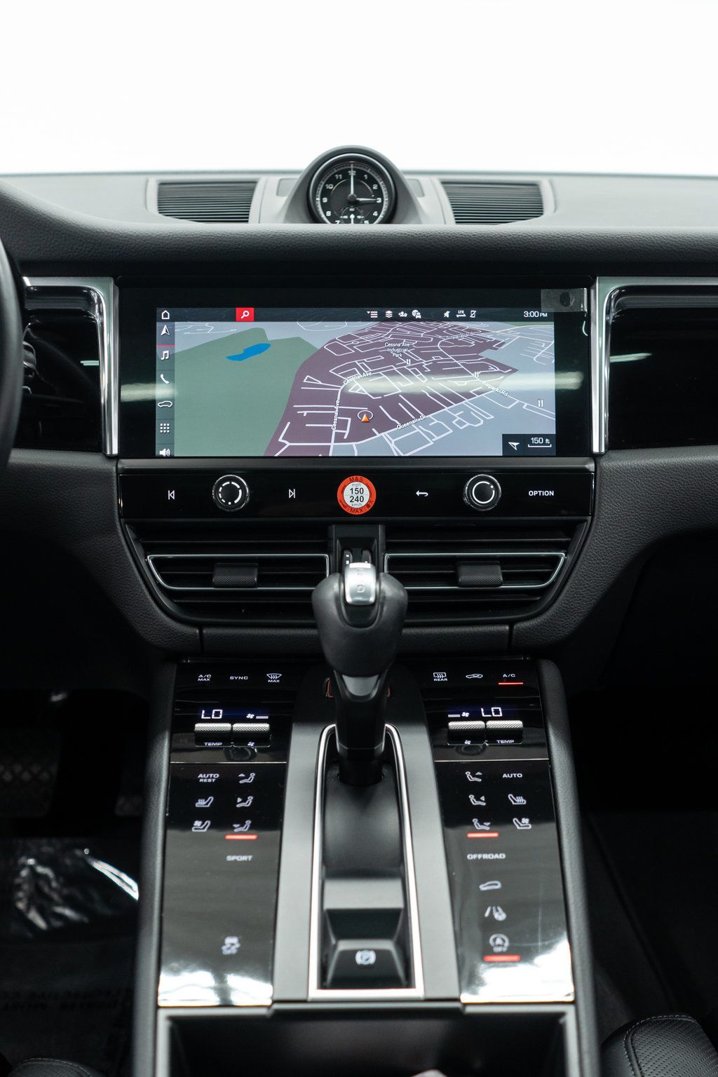 2023 Porsche Macan Base photo 17